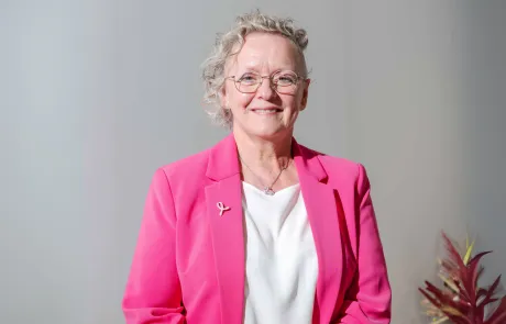 Femmavrijwilliger Sandra in Nattevingerwerk