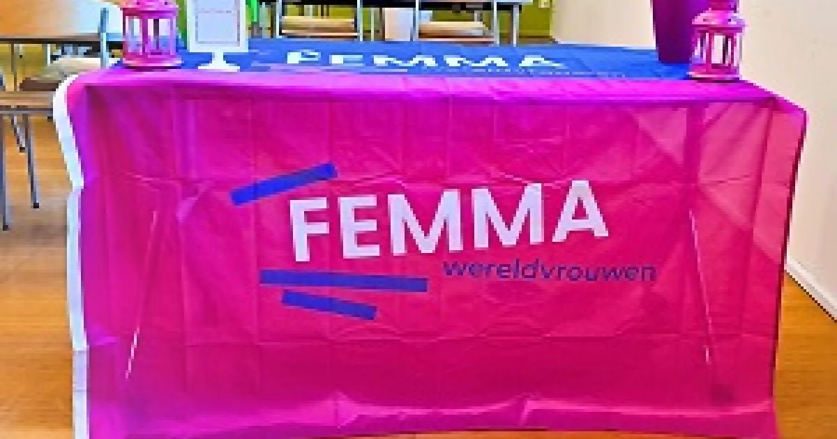 Vlag Femma Wereldvrouwen - ROZE | Femma