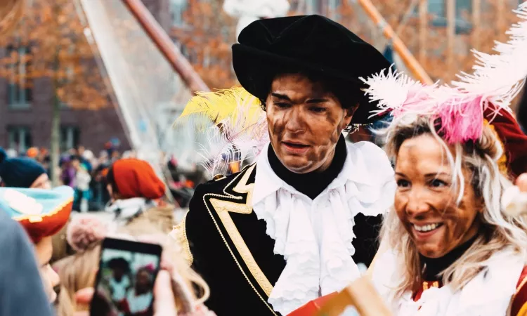 Waarom Sinterklaas geen slaaf meer nodig heeft Waarom Sinterklaas geen slaaf meer nodig heeft