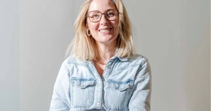 Host Elke Van Mello in Nattevingerwerk Host Elke Van Mello in Nattevingerwerk